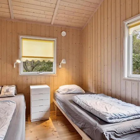 Stunning In Nykobing Sj With Kitchen בית נופש Tjørneholm