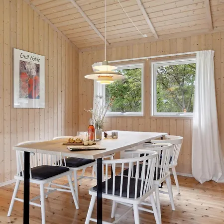 בית נופש Stunning In Nykobing Sj With Kitchen Tjørneholm
