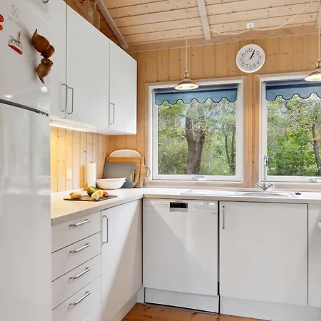 Stunning In Nykobing Sj With Kitchen בית נופש Tjørneholm